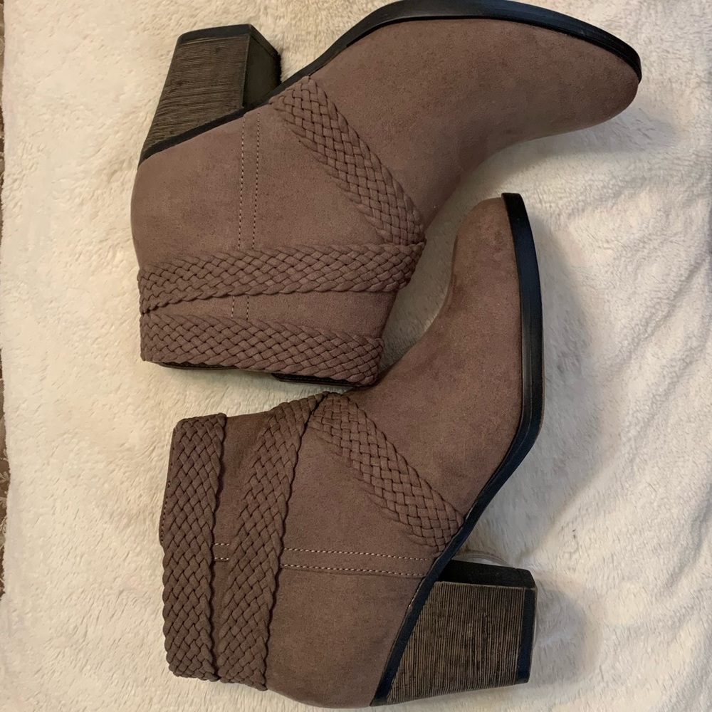 Journee Collection Senica Ankle Boots - Picture 4 of 6